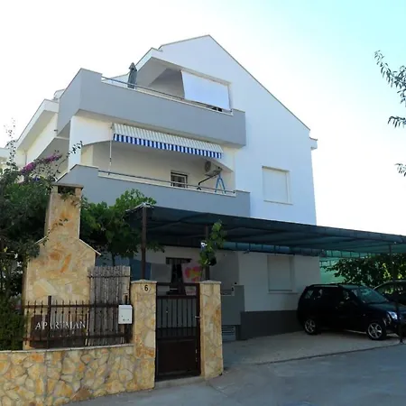 In Okrug Gornji With Seaview, Terrace, Air Condition, Wifi Trogir